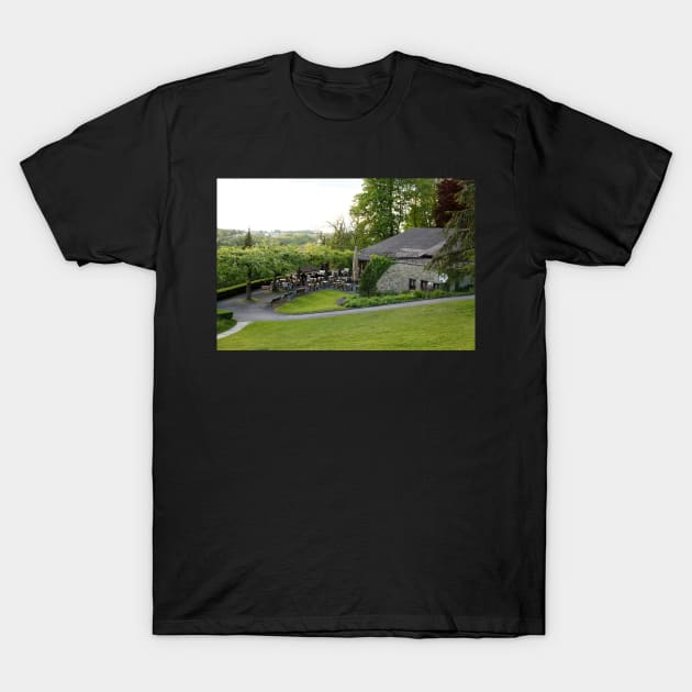 Auberge-Restaurant du Lac de Sauvabelin Pinte à Fromage T-Shirt by fantastic-designs